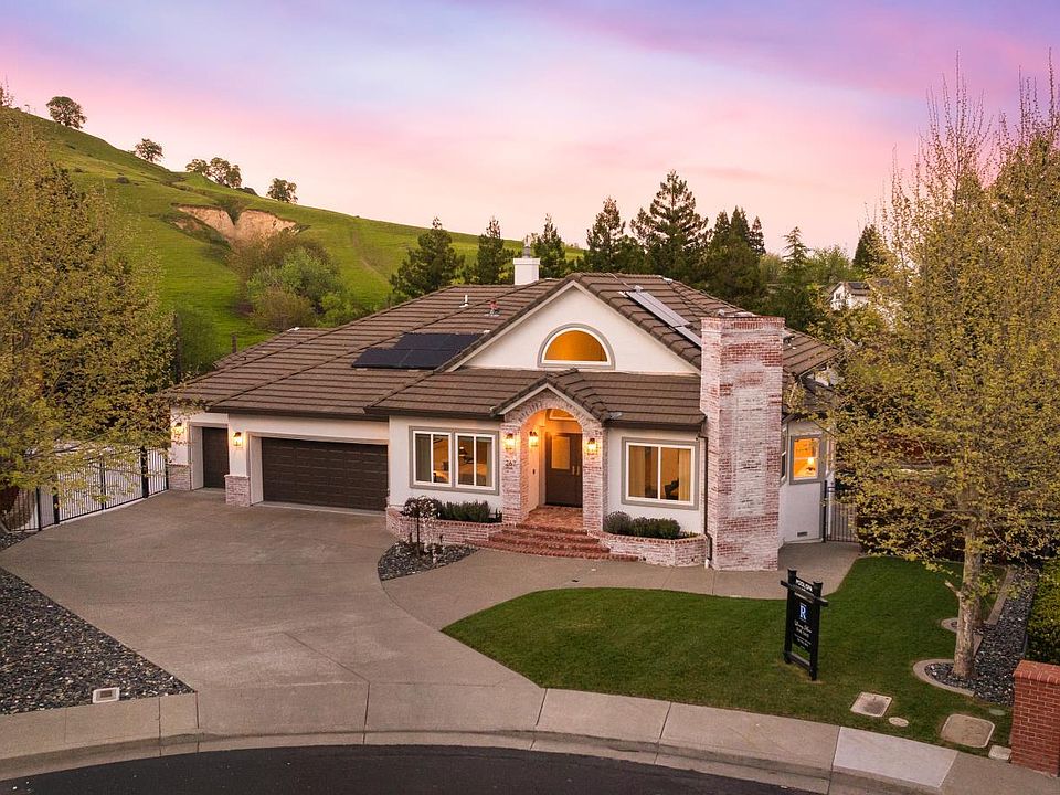 267 Alta Mira Drive in Vacaville