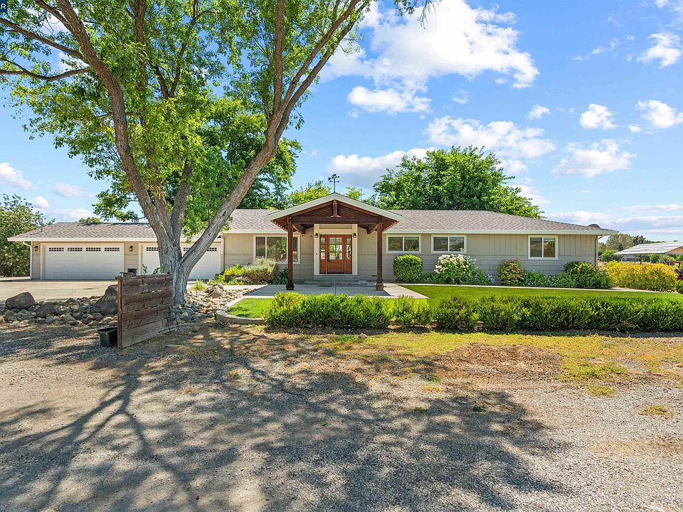 7408 June Bug Lane in Vacaville